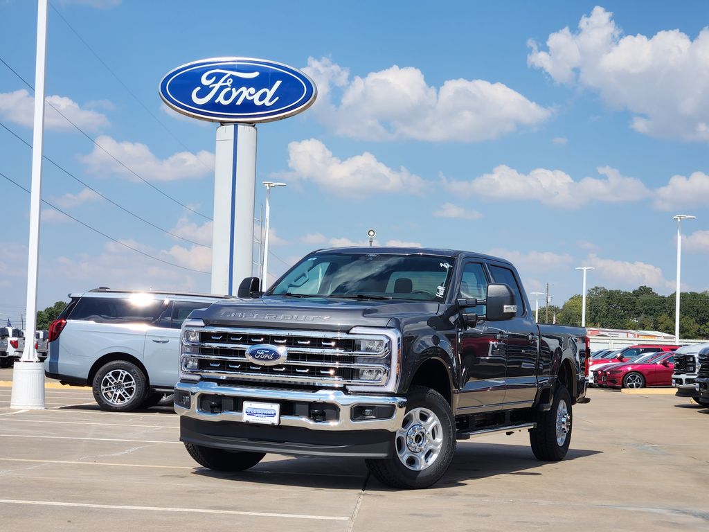 2026 Ford F-250 XLT photo 2