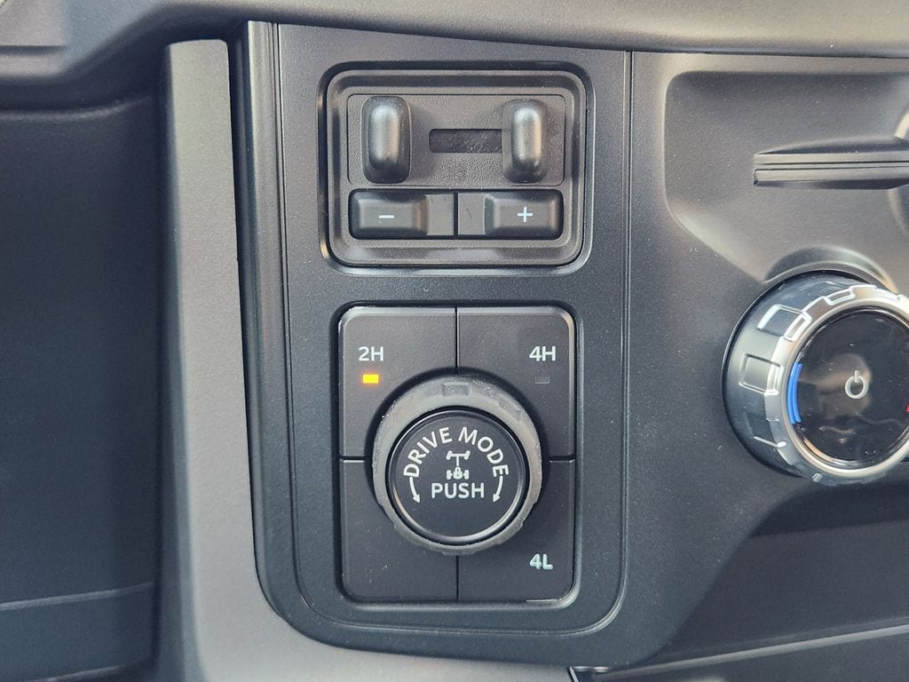 2025 Ford F-150 XLT - Photo 14