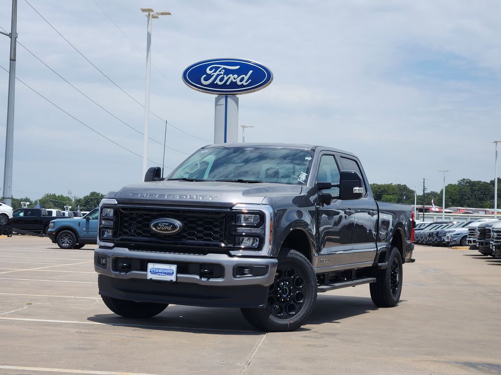 2025 Ford F-250 Lariat photo 2