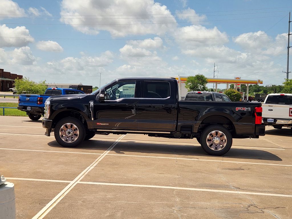2025 Ford F-250 photo 3
