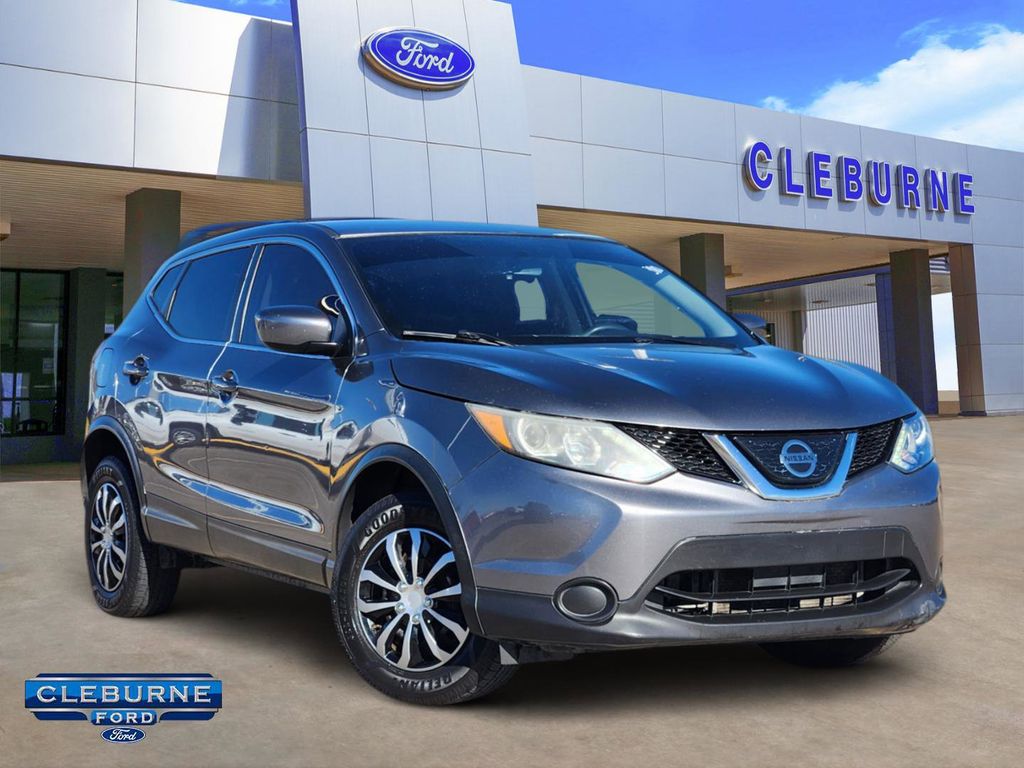 2019 Nissan Rogue Sport S's photo