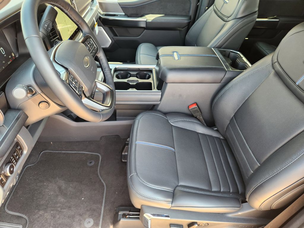 2026 Ford F-350 Super Duty Platinum - Photo 9