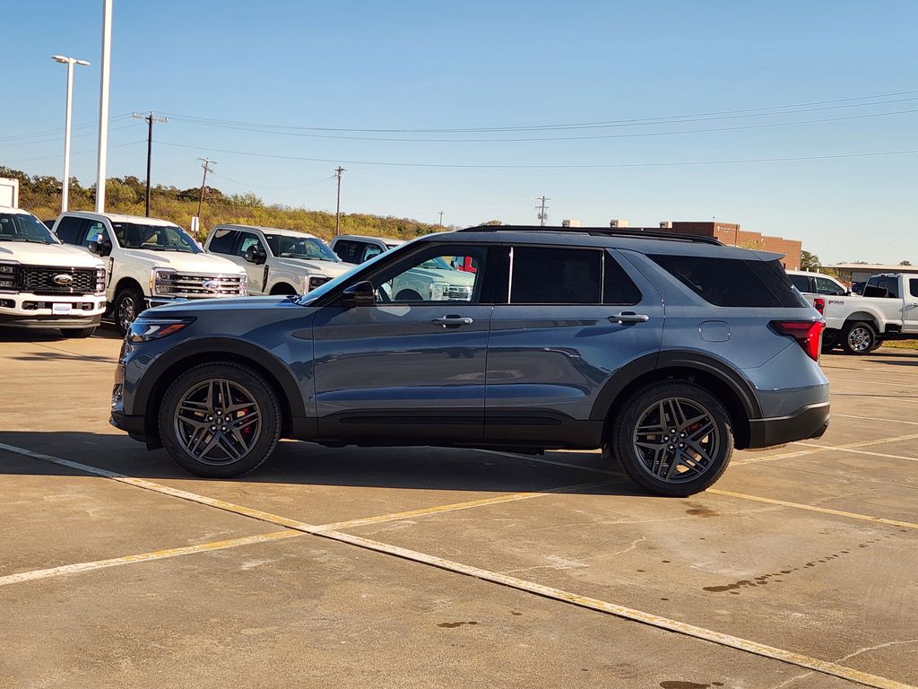 2026 Ford Explorer ST photo 3