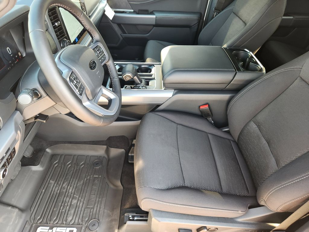 2025 Ford F-150 XLT - Photo 9