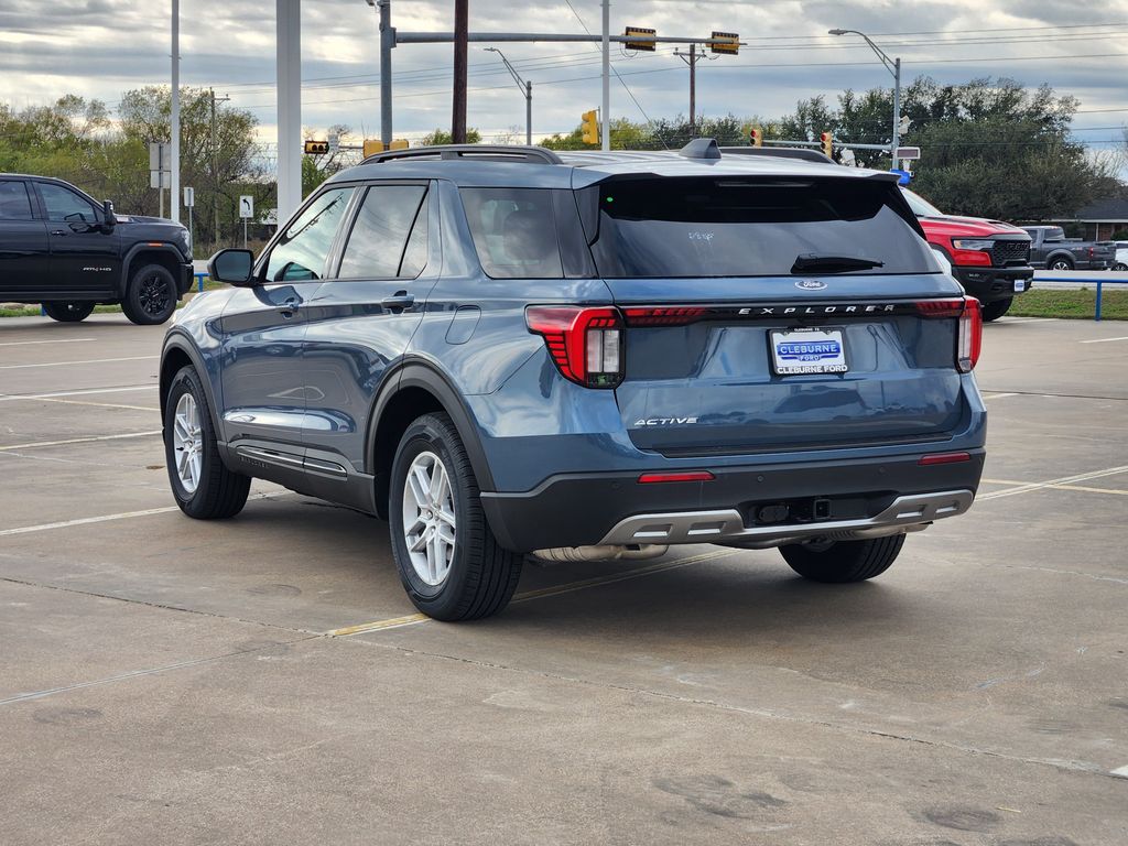 2026 Ford Explorer photo 3