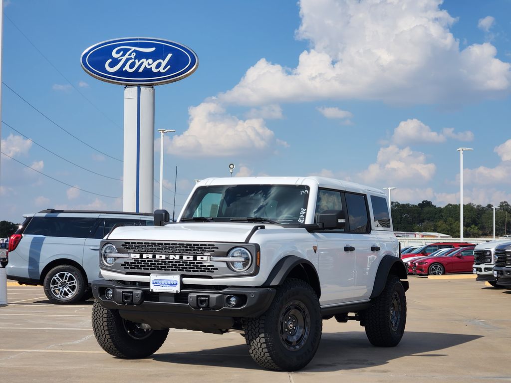2025 Ford Bronco Badlands photo 2
