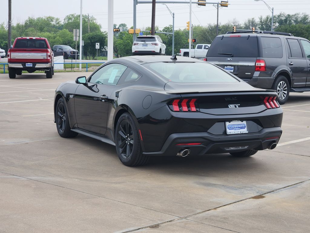 2025 Ford Mustang GT photo 4