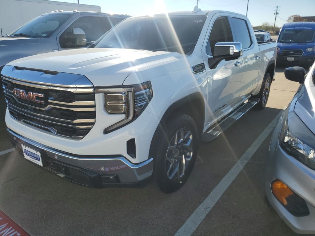 2024 GMC Sierra 1500 SLT's photo