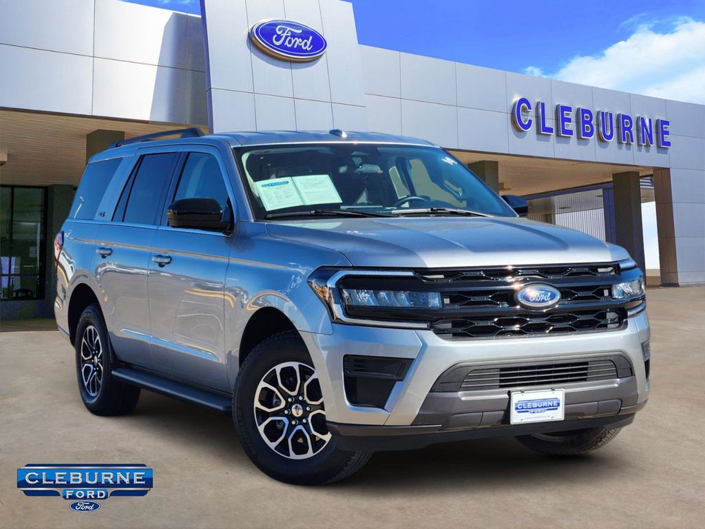 2024 Ford Expedition STX's photo