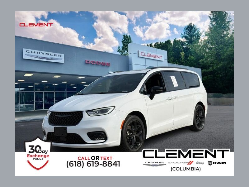 2025 Chrysler Pacifica Limited's photo
