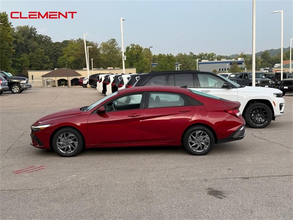 Used 2024 Hyundai Elantra SEL Sedan