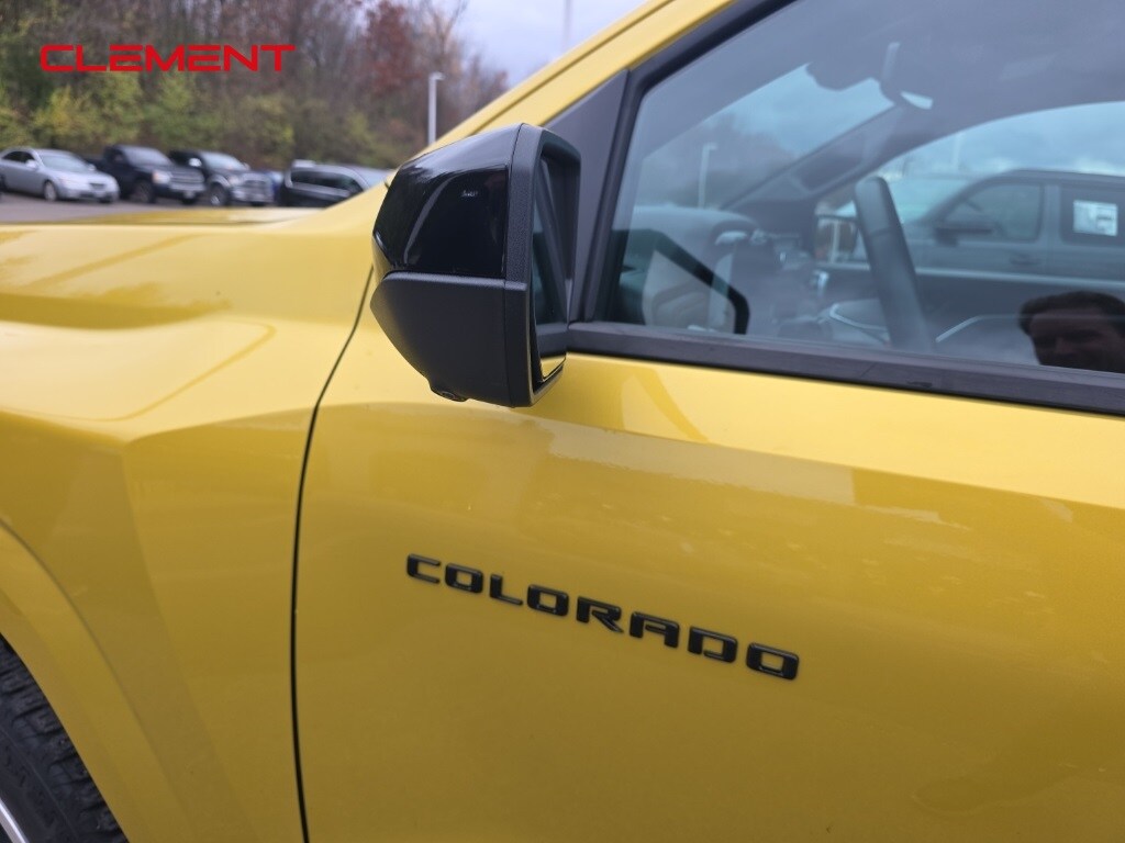 2023 Chevrolet Colorado Z71 photo 3