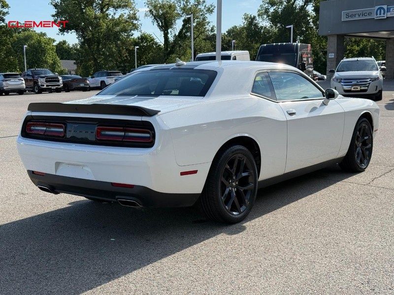 2023 Dodge Challenger SXT - Photo 7