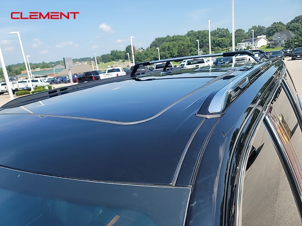 2022 Jeep Grand Wagoneer III photo 3