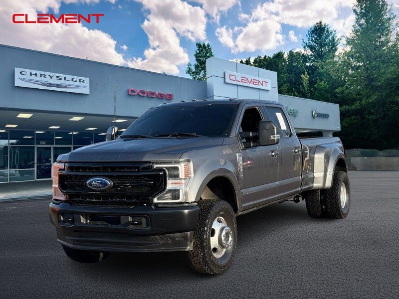 2022 Ford F-350 Super Duty Lariat's photo