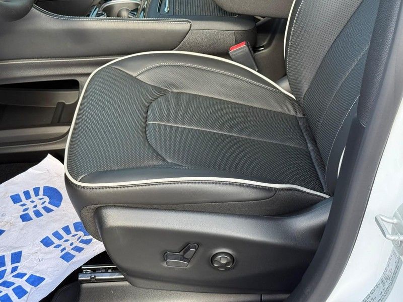 2026 Chrysler Pacifica Limited - Photo 17