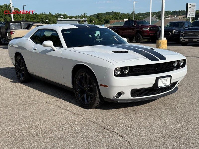 2023 Dodge Challenger SXT - Photo 9