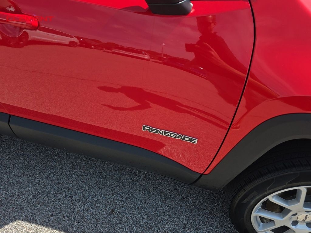 Used 2023 Jeep Renegade Latitude SUV