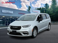 2026 Chrysler Pacifica Select Passenger Van