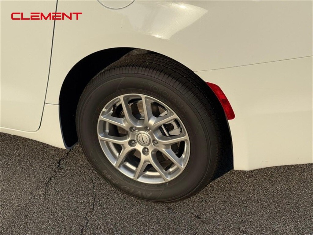 New 2026 Chrysler Pacifica Select Passenger Van