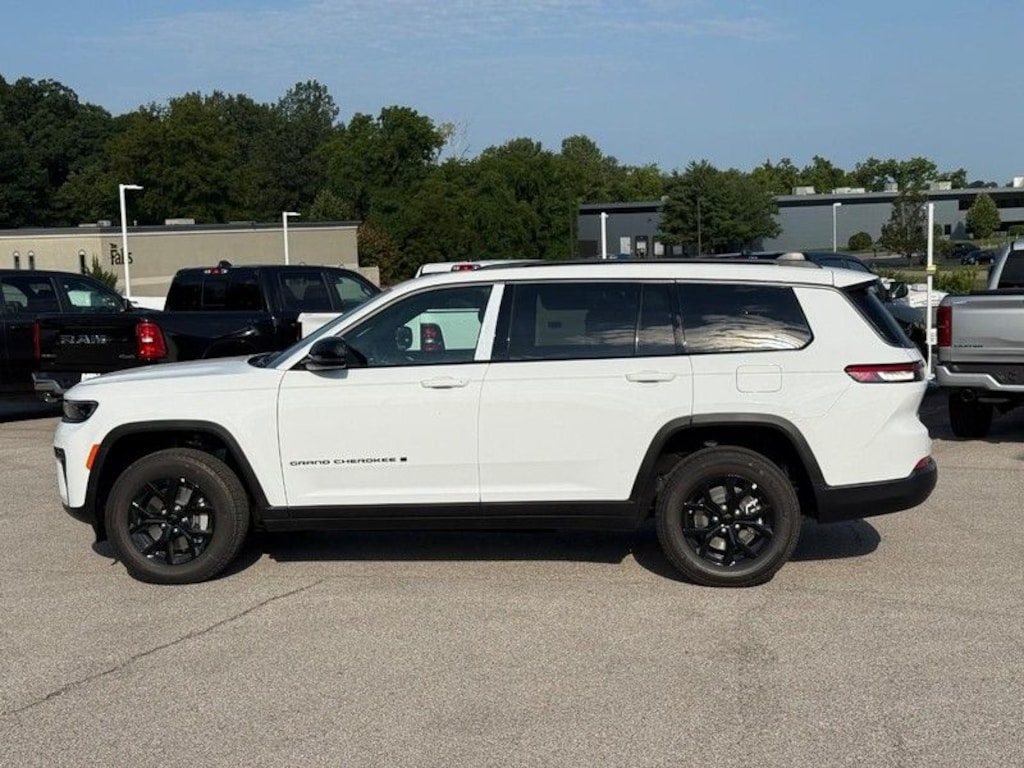 New 2026 Jeep Grand Cherokee L Altitude Sport Utility