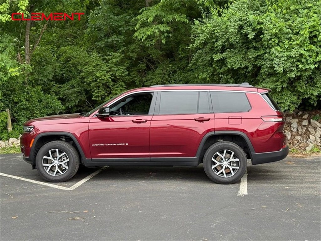 Used 2024 Jeep Grand Cherokee L Limited with VIN 1C4RJKBG3R8624531 for sale in Columbia, IL