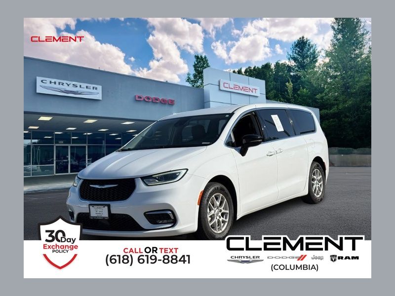 2024 Chrysler Pacifica Touring L's photo
