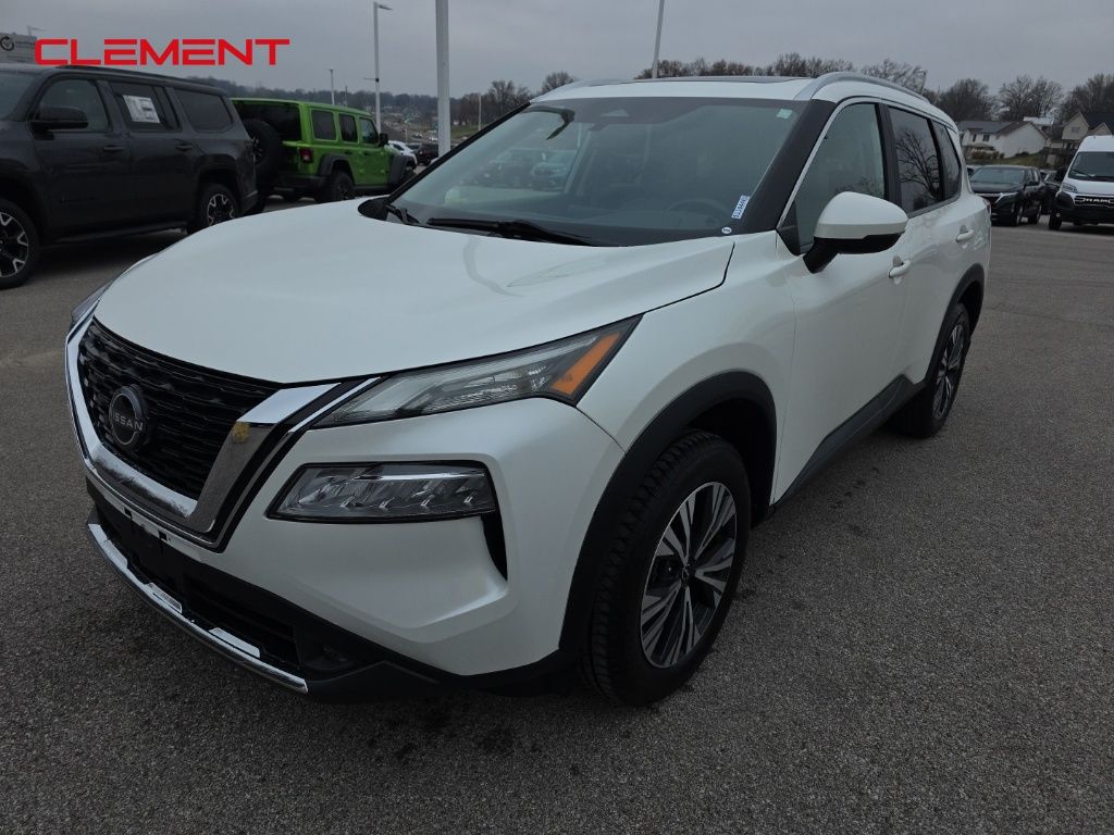 2023 Nissan Rogue SV's photo