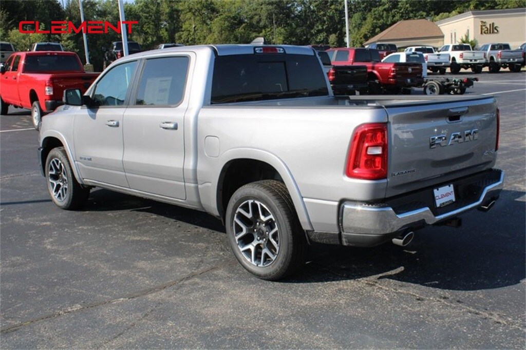 2025 Ram 1500 Laramie photo 3