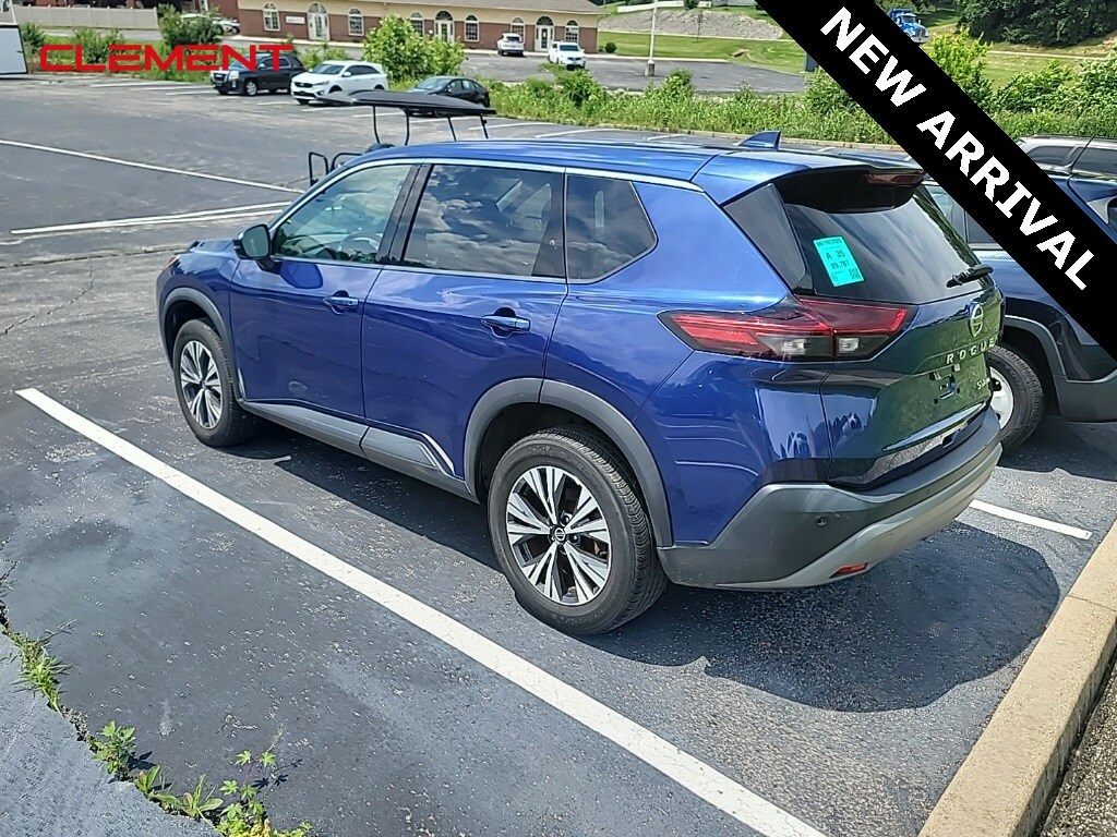 2021 Nissan Rogue SV photo 4