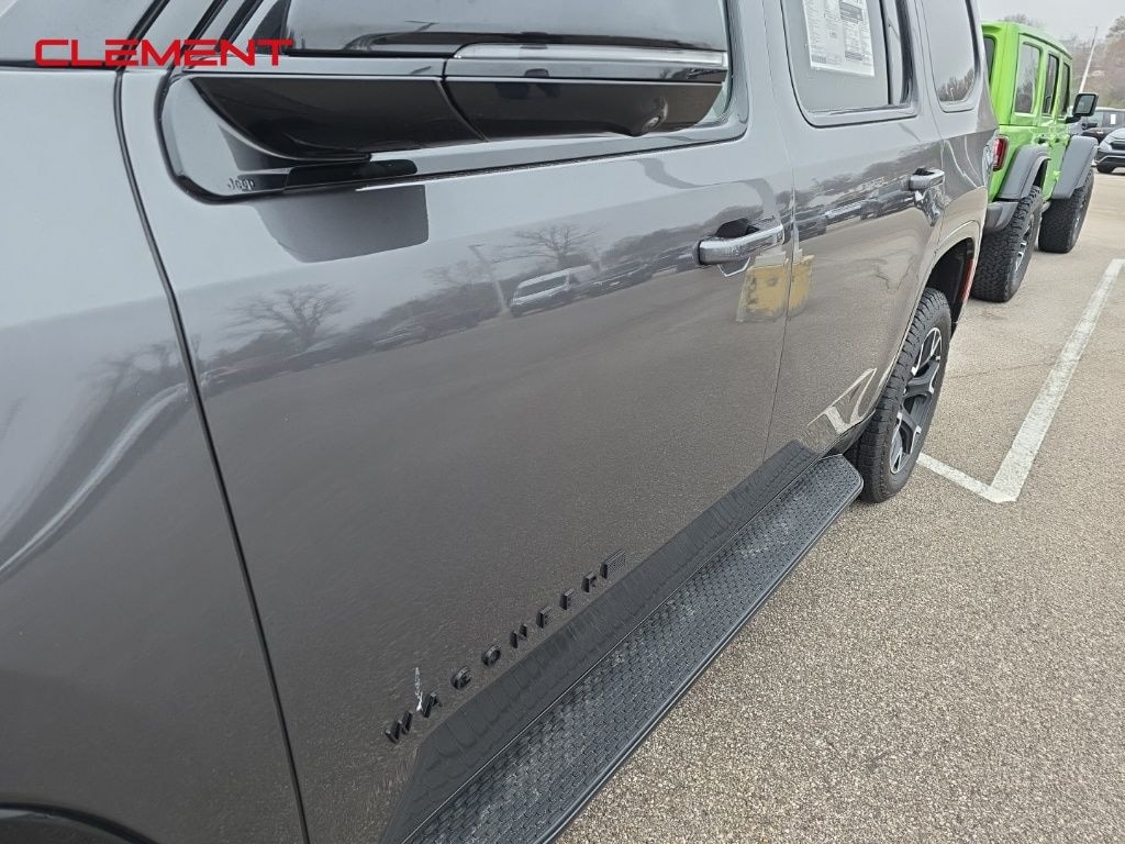 New 2025 Jeep Wagoneer Series II Sport Utility