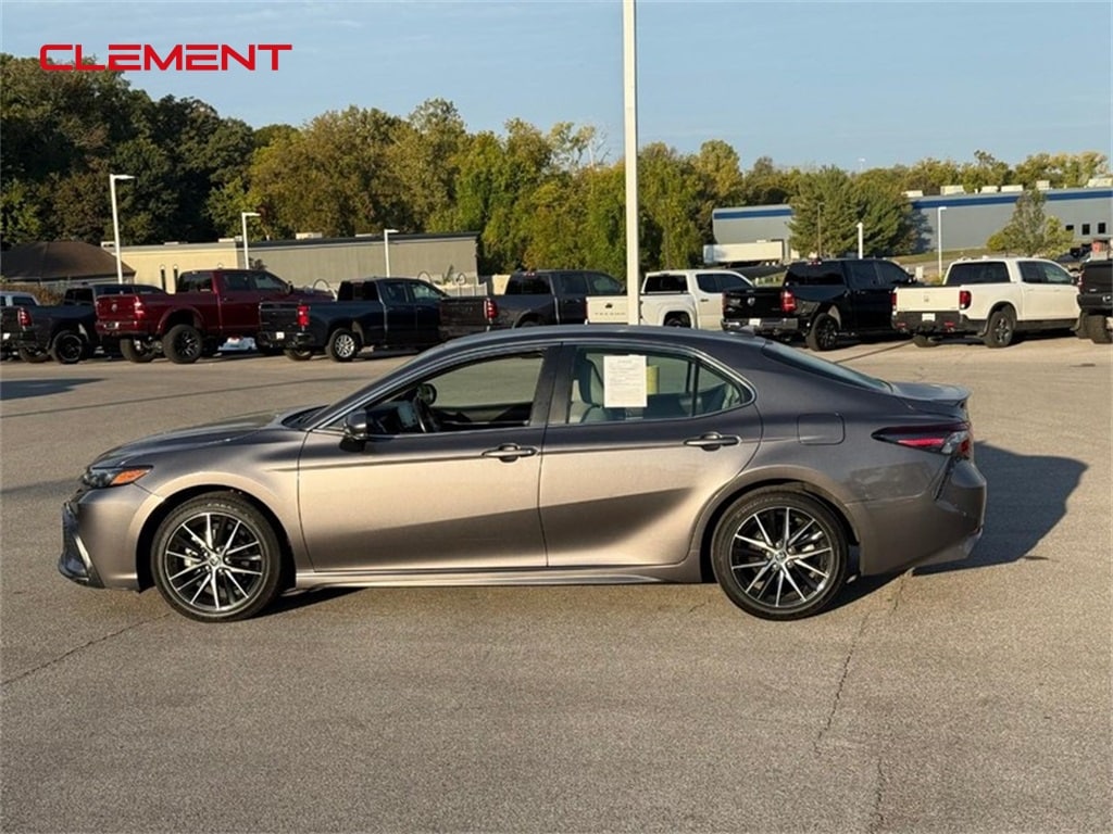Used 2023 Toyota Camry SE Sedan