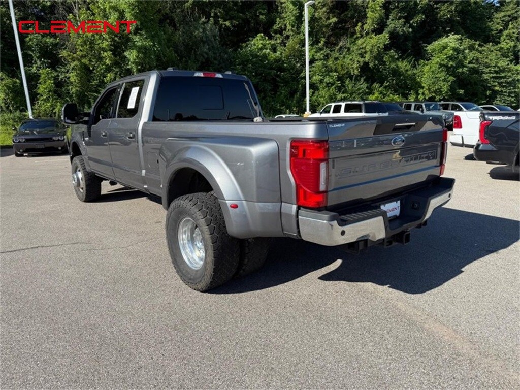 2022 Ford F-350 Lariat photo 3