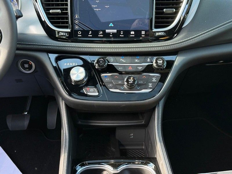 2026 Chrysler Pacifica Limited - Photo 13