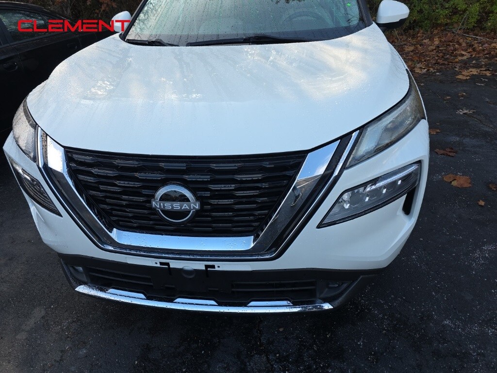 2023 Nissan Rogue SV photo 2