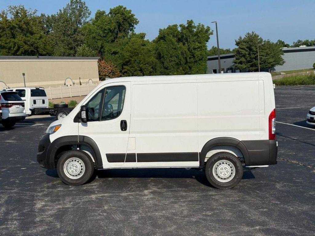 New 2026 Ram ProMaster Low Roof Cargo Van