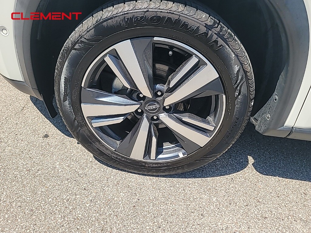2023 Nissan Rogue SL photo 2