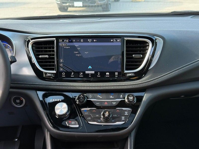 2026 Chrysler Pacifica Limited - Photo 12