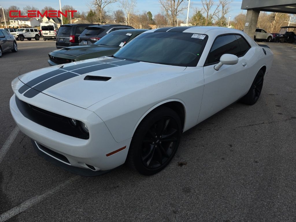 2018 Dodge Challenger SXT's photo