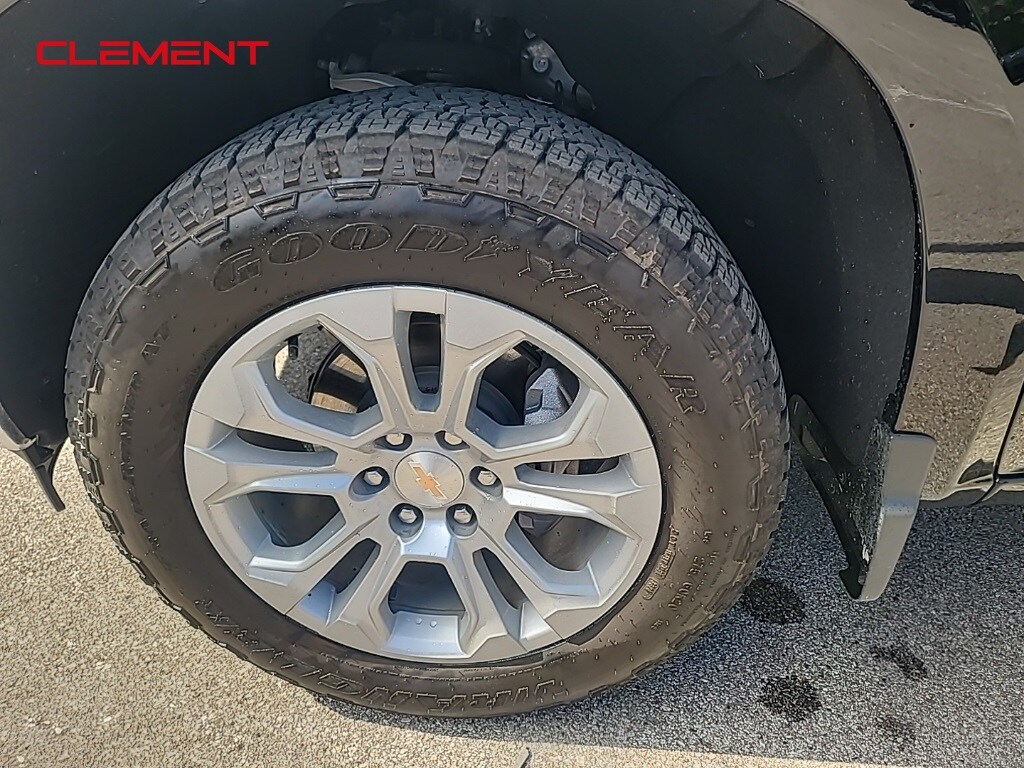 2025 Chevrolet Silverado 1500 LTZ photo 2