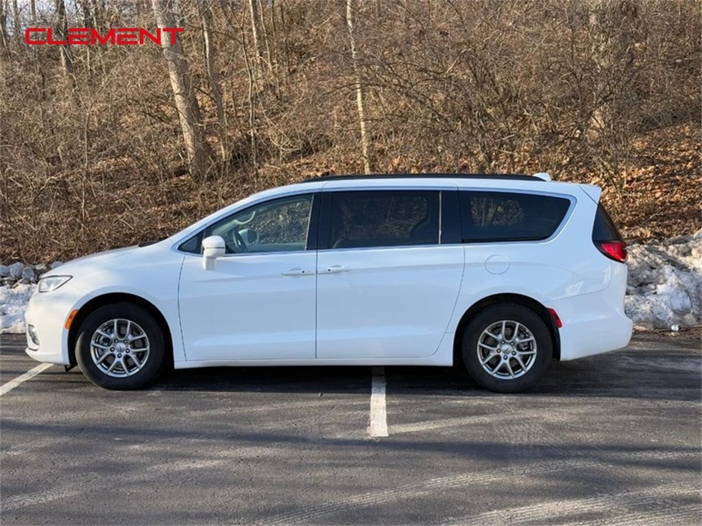 Used 2021 Chrysler Pacifica Touring with VIN 2C4RC1FG4MR511604 for sale in Columbia, IL