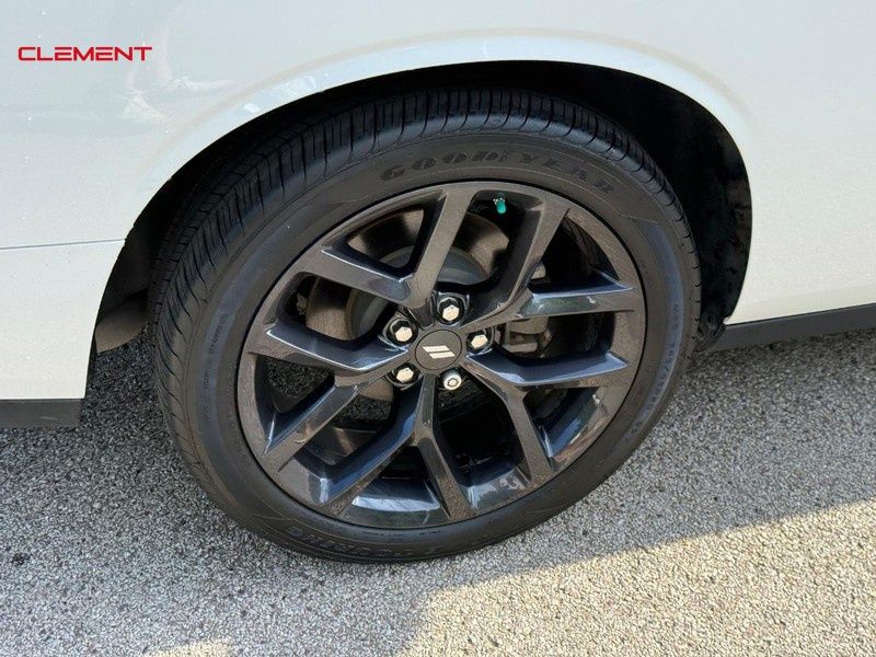 2023 Dodge Challenger SXT - Photo 8