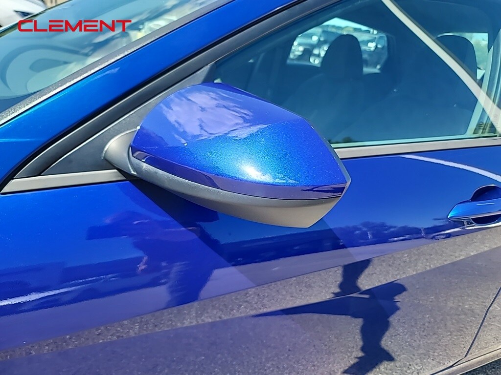 2022 Hyundai Elantra SEL photo 3