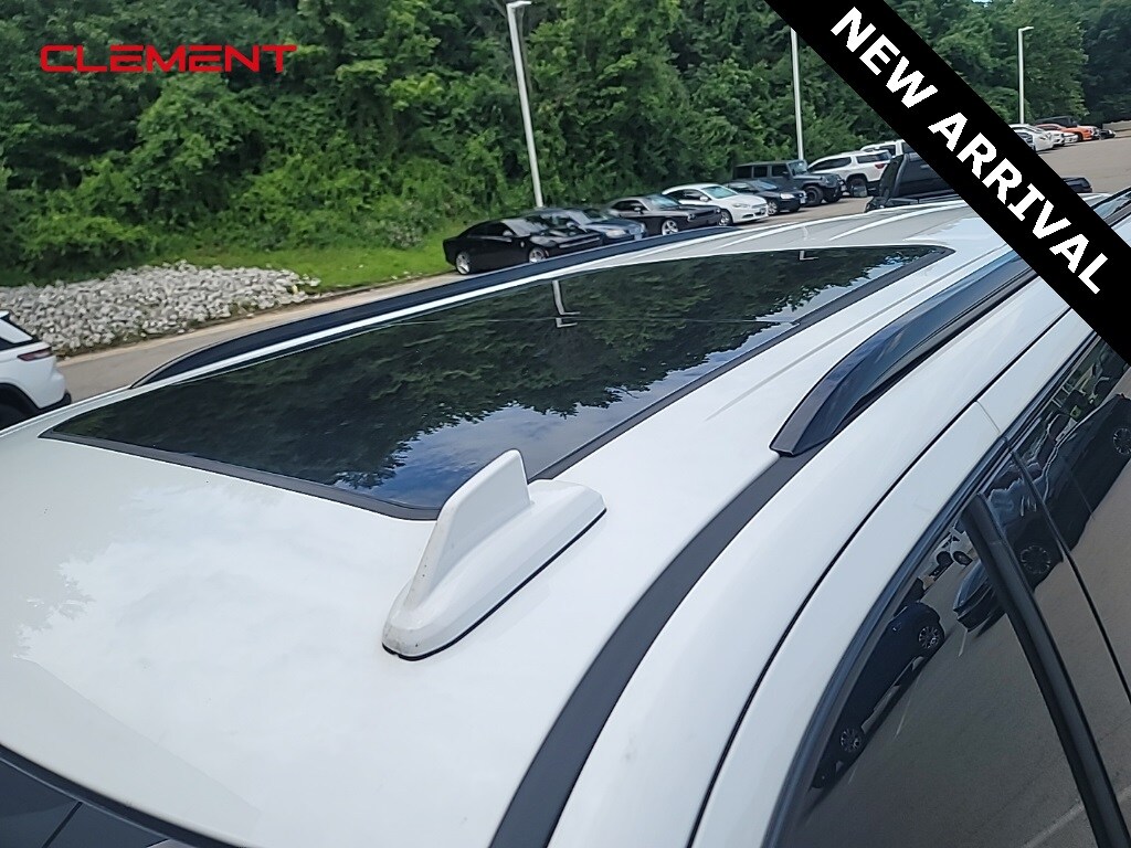 2021 Chevrolet Tahoe RST photo 2