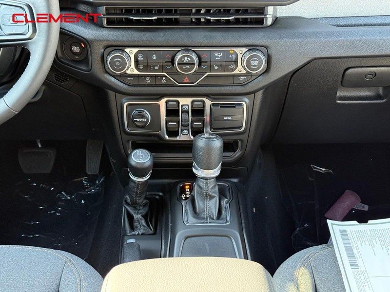 2025 Jeep Wrangler 4-Door Sport S - Photo 9