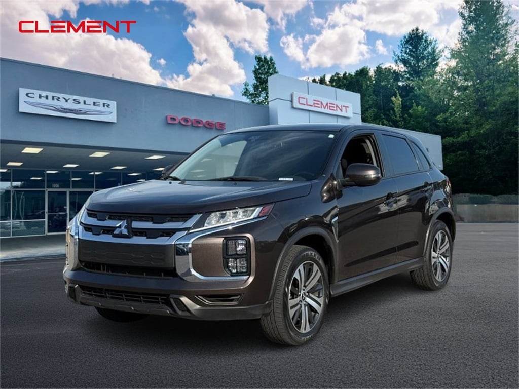 2023 Mitsubishi Outlander Sport SE's photo