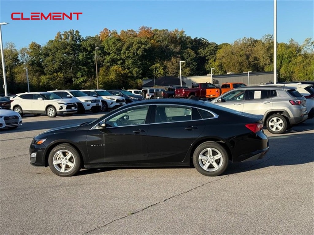 Used 2024 Chevrolet Malibu 1LT with VIN 1G1ZD5ST3RF162031 for sale in Columbia, IL