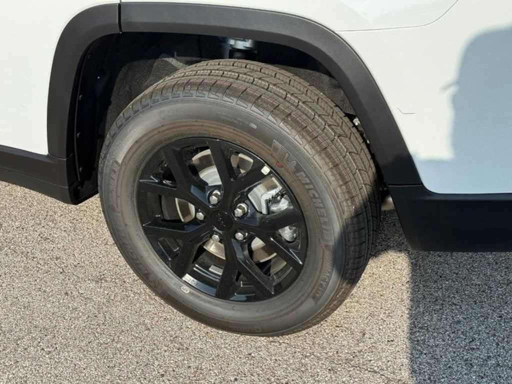 New 2026 Jeep Grand Cherokee L Altitude Sport Utility