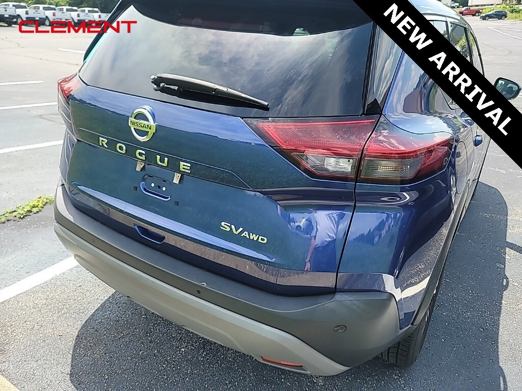 2021 Nissan Rogue SV photo 3