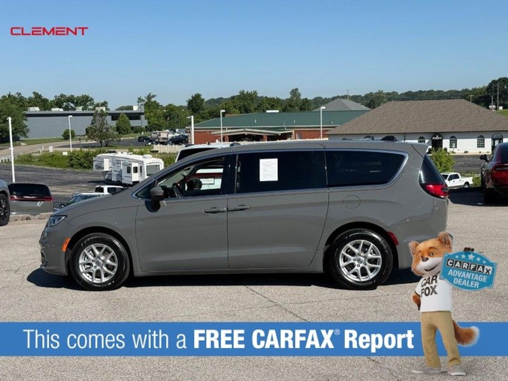 Used 2023 Chrysler Pacifica Touring L Van Passenger Van